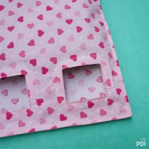 Porta Feno Rosa de Corações para Roedores